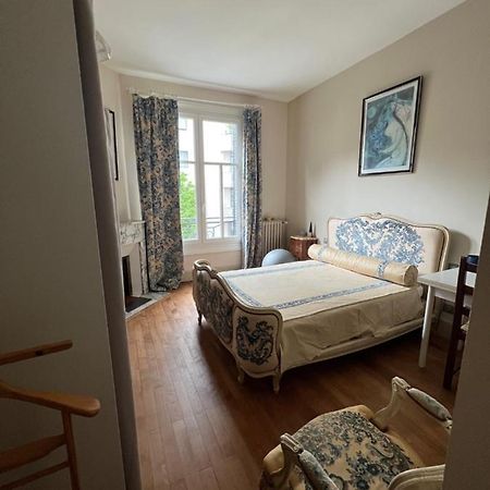 Hyper Centre ,Jolie Chambre Climatisee Avec Parking Securise Gratuit Клермон-Феран Екстериор снимка