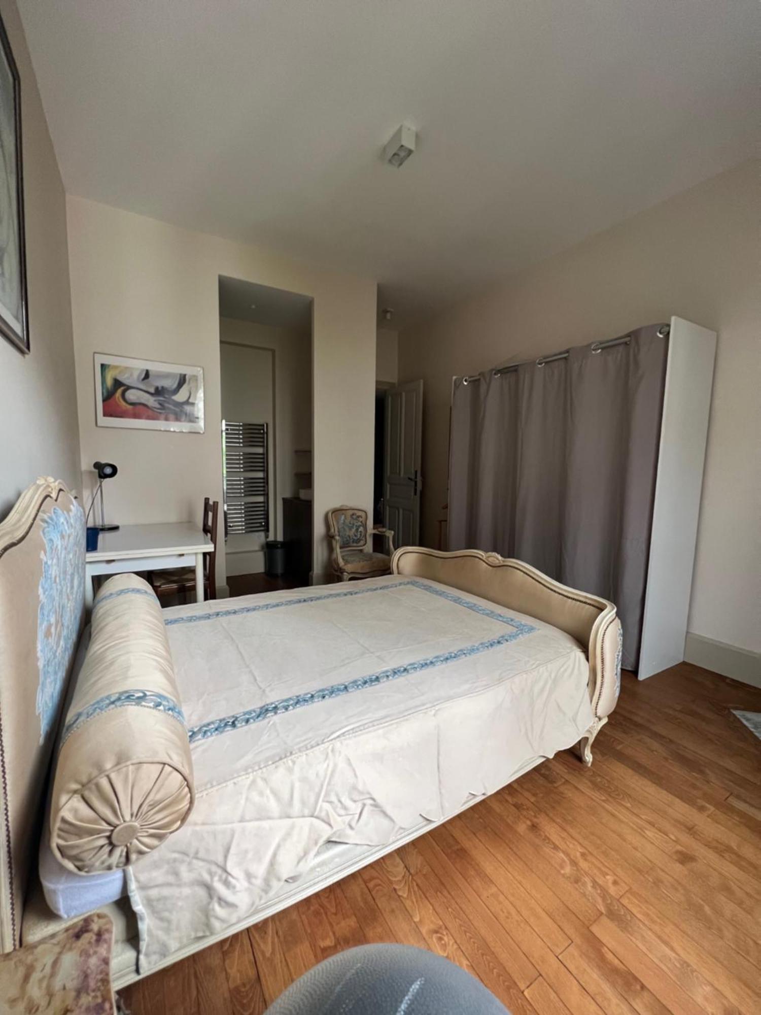 Hyper Centre ,Jolie Chambre Climatisee Avec Parking Securise Gratuit Клермон-Феран Екстериор снимка